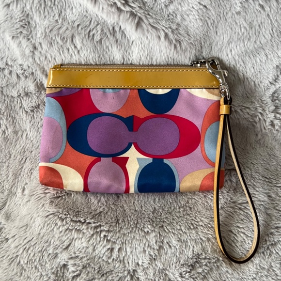 Coach wristlet - Picture 2 of 7